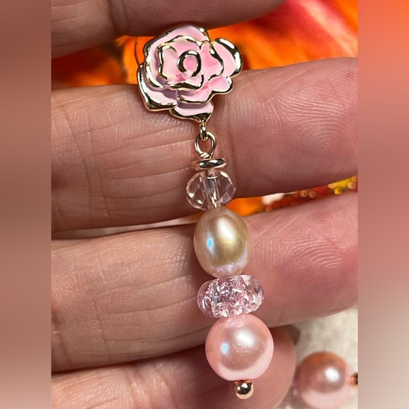🌸JUNE IS PEARL BIRTHSTONE-fresh water pearl and flower earrings-classics! PINK - Picture 6 of 9